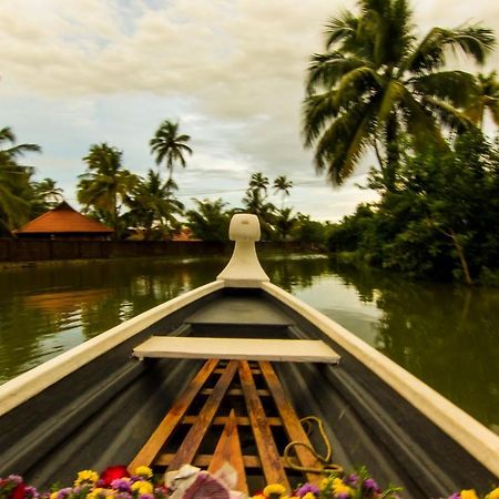 Kochi Kondai Lip Backwater Heritage Resort מראה חיצוני תמונה