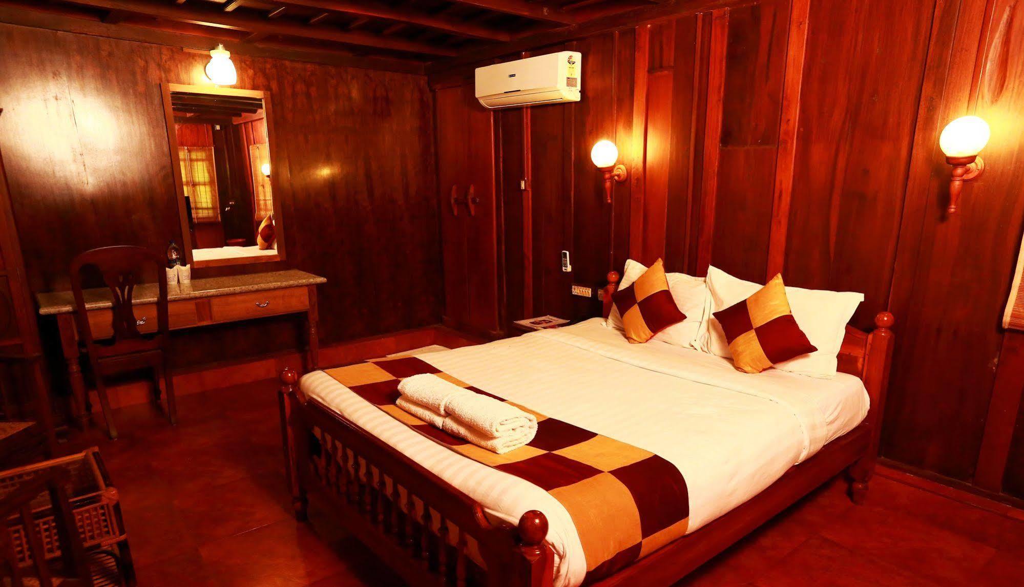 Kochi Kondai Lip Backwater Heritage Resort מראה חיצוני תמונה