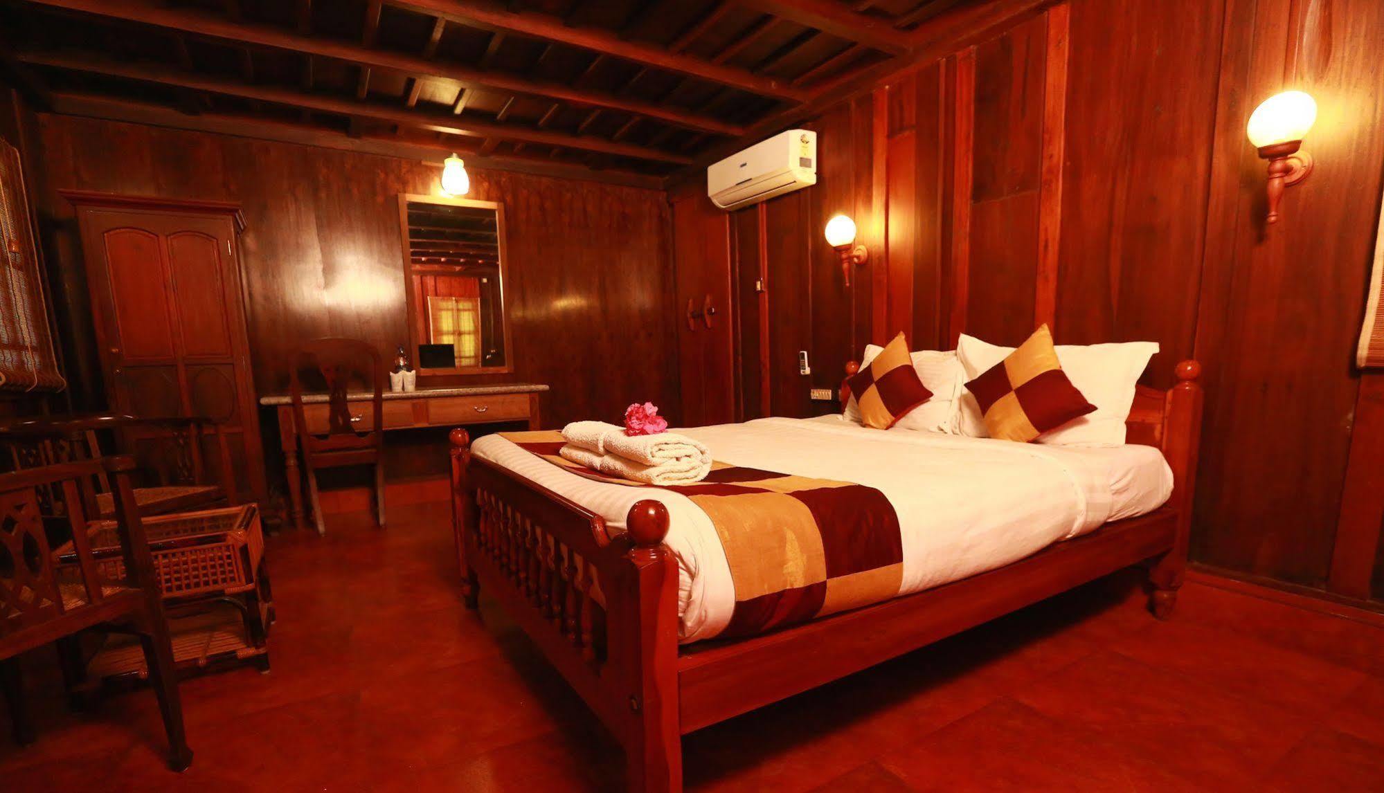 Kochi Kondai Lip Backwater Heritage Resort מראה חיצוני תמונה