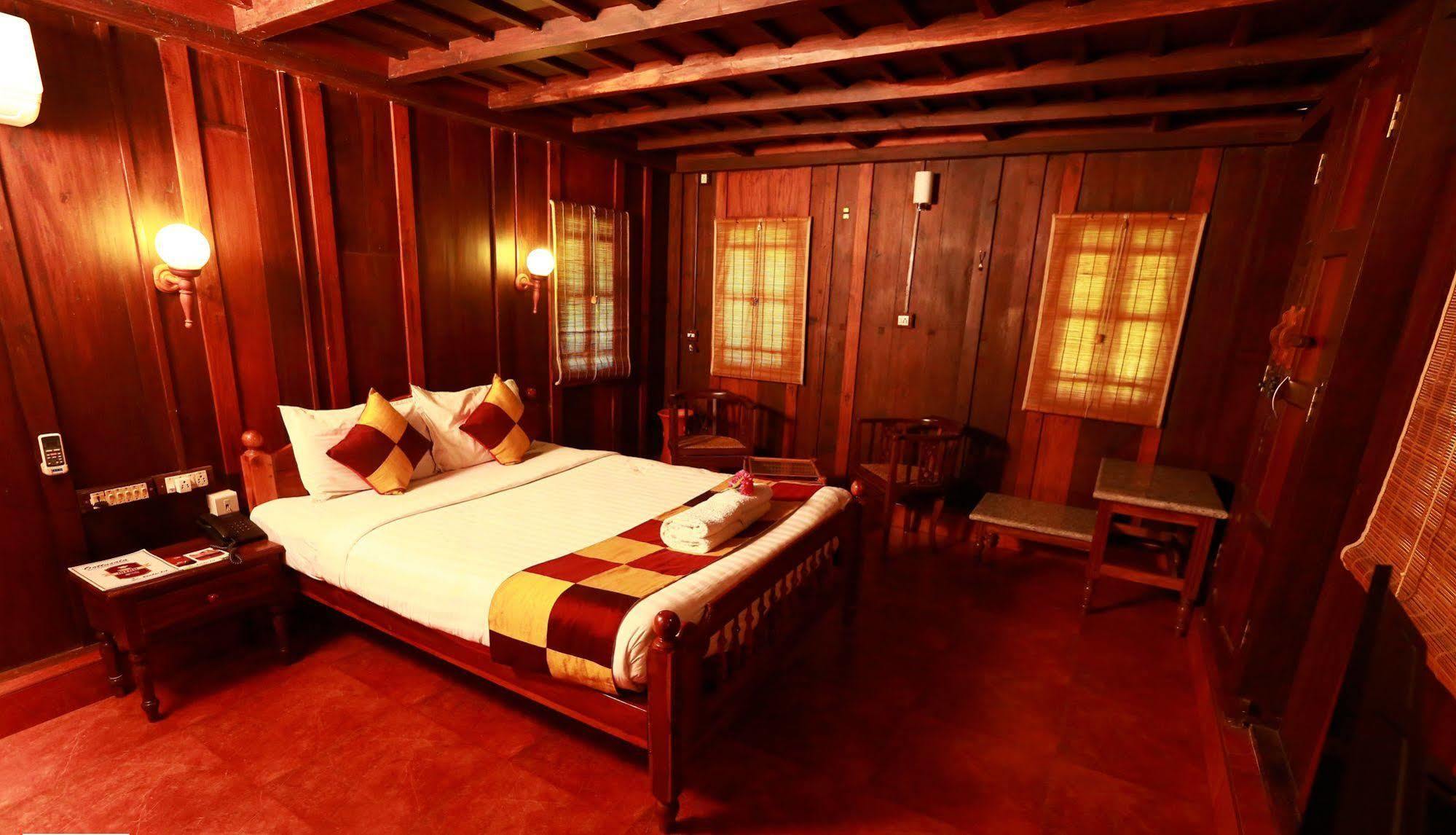 Kochi Kondai Lip Backwater Heritage Resort מראה חיצוני תמונה