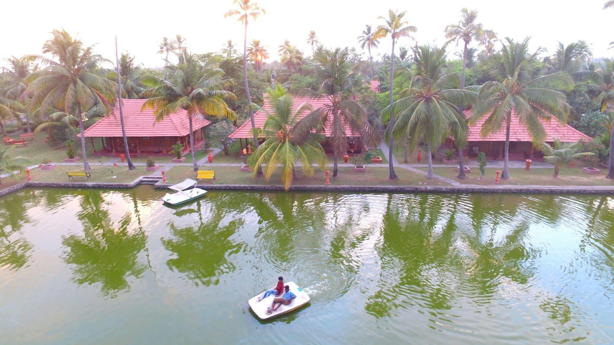 Kochi Kondai Lip Backwater Heritage Resort מראה חיצוני תמונה